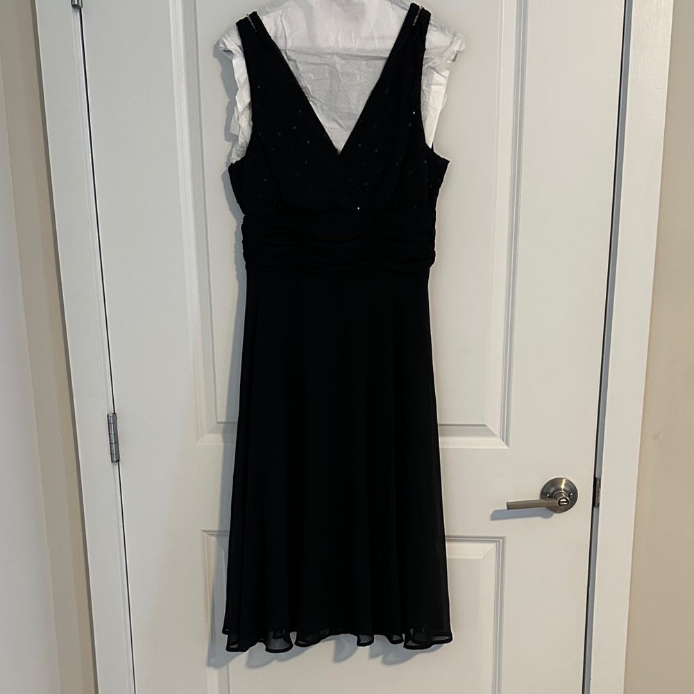 Elegant Black Sleeveless Dress